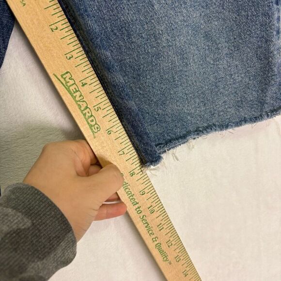 Abercrombie & Fitch Women's High Rise 8" Inseam Bermuda Jean Shorts Size 6 - Picture 6 of 11